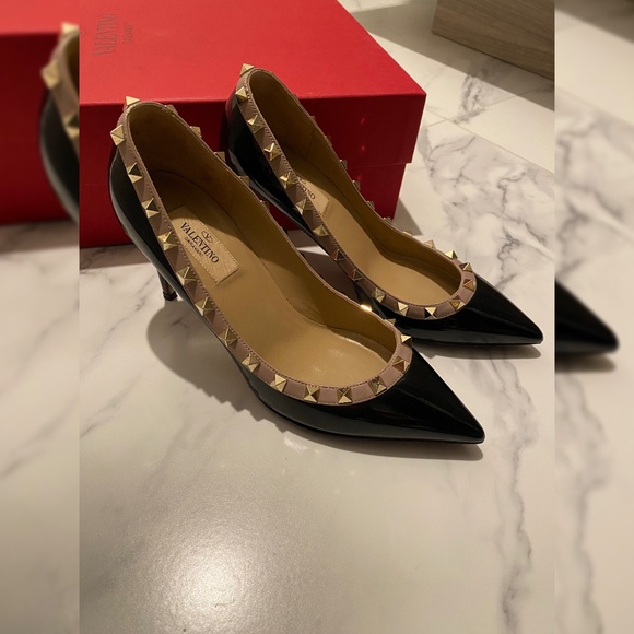 Valentino Garavani Rockstud Patent Leather Black Heels 37.5 - Picture 2 of 8